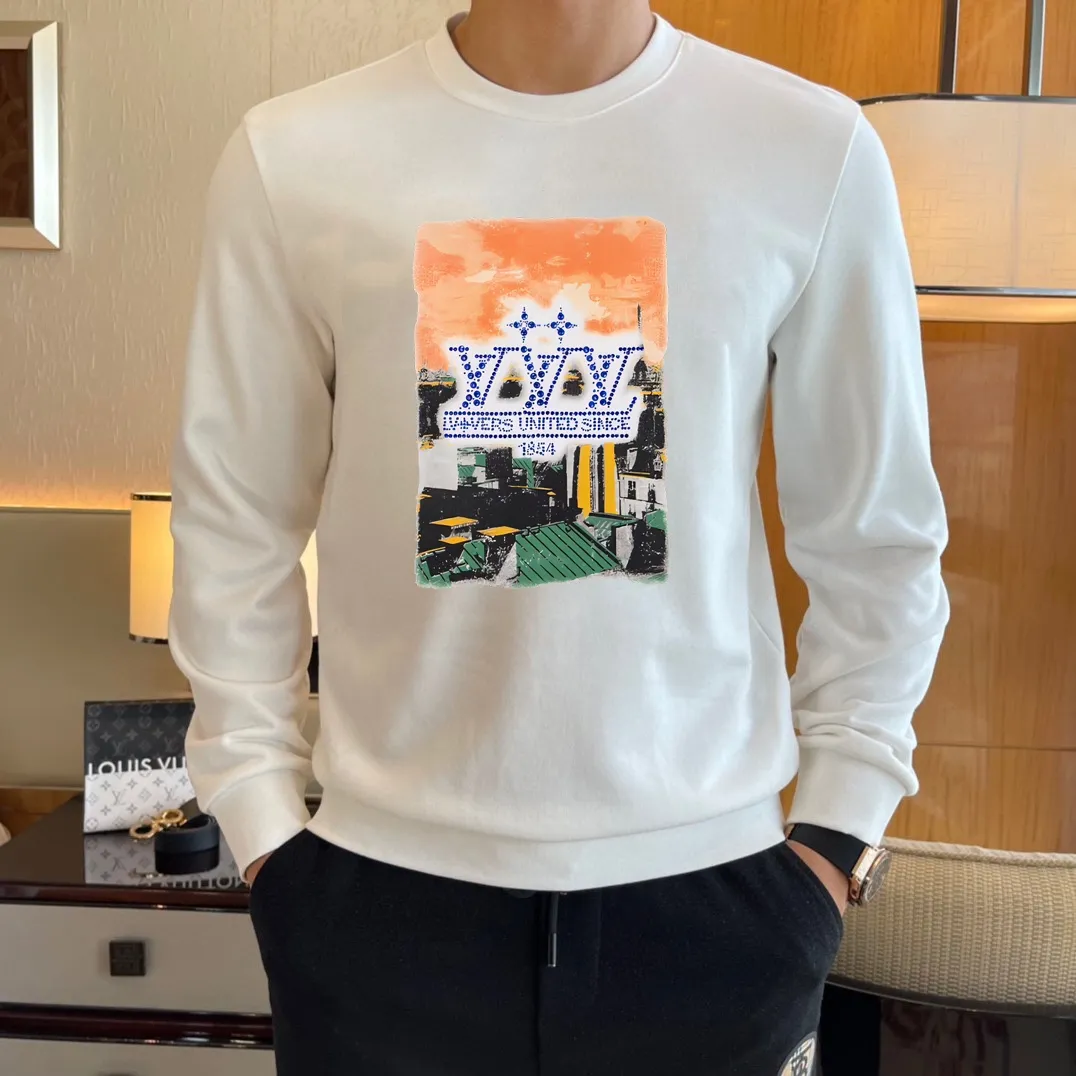 🅿️220 brand [LV Louis Vuitton] (good news for fat people) 2025ss autumn latest long-sleeved round-neck sweatshirt, on sale simultaneously on the official website. Refreshing and breathable. Made of top Tencel Roman. Comfortable and soft. 3D three-dimensional clarity. Super fashion sense. Great for gifting and keeping for yourself. Size: M-5XL (can wear up to 220 pounds)